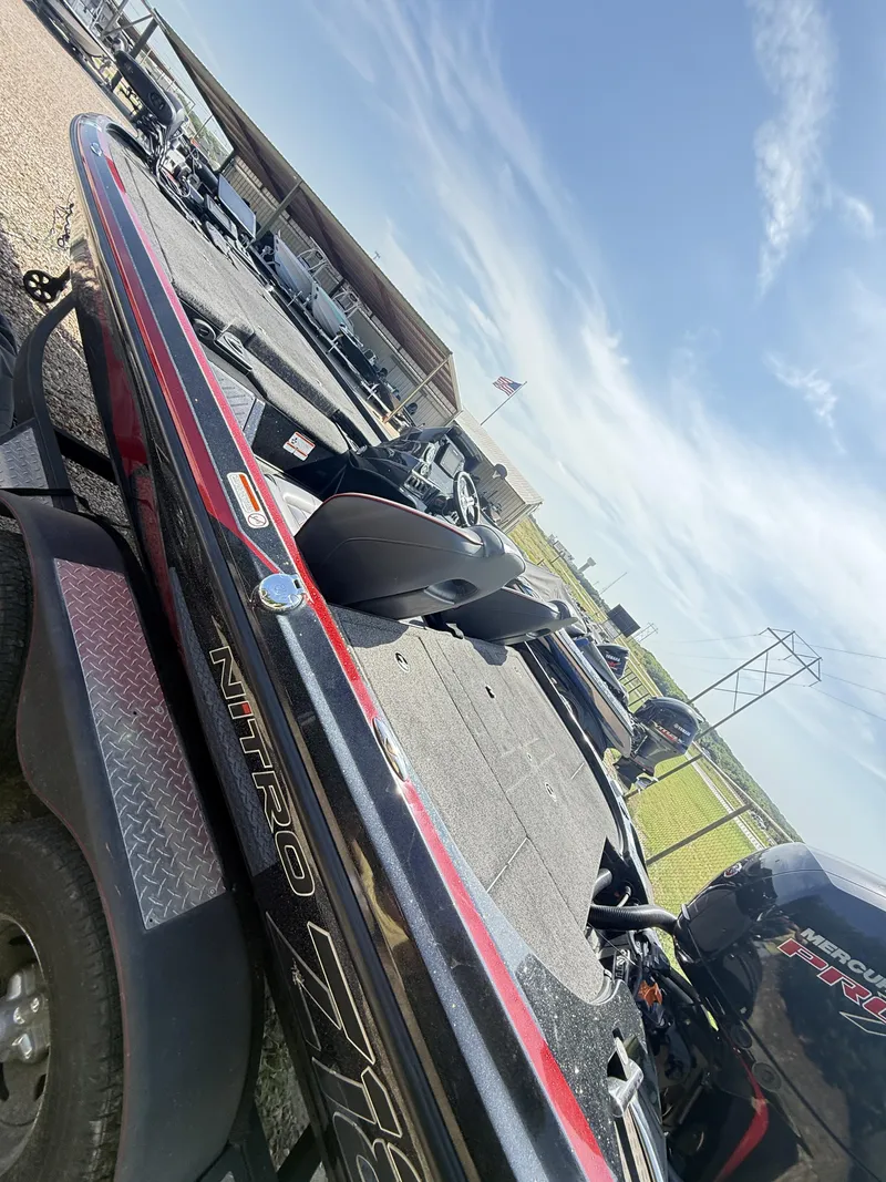 Slide: The Image of Nitro Z18 Pro 2021 - 5