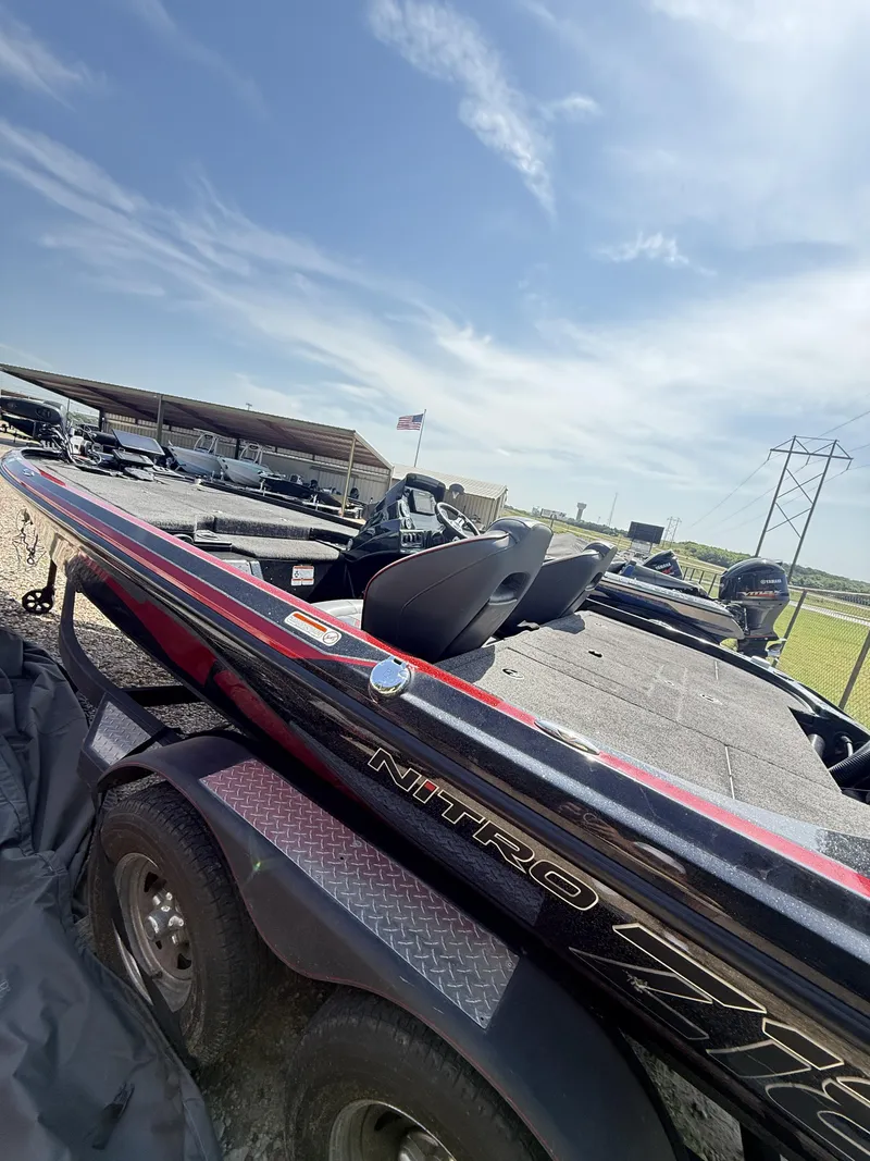 Slide: The Image of Nitro Z18 Pro 2021 - 4