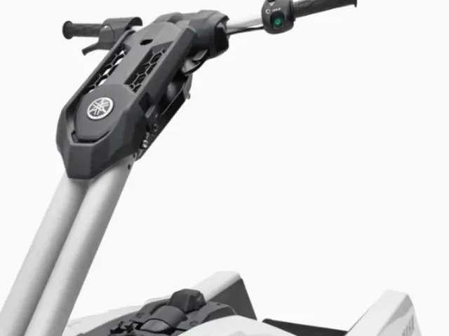Slide: The Image of 2023 Yamaha Waverunners Waverunner Superjet® handlebar and control panel. - 3