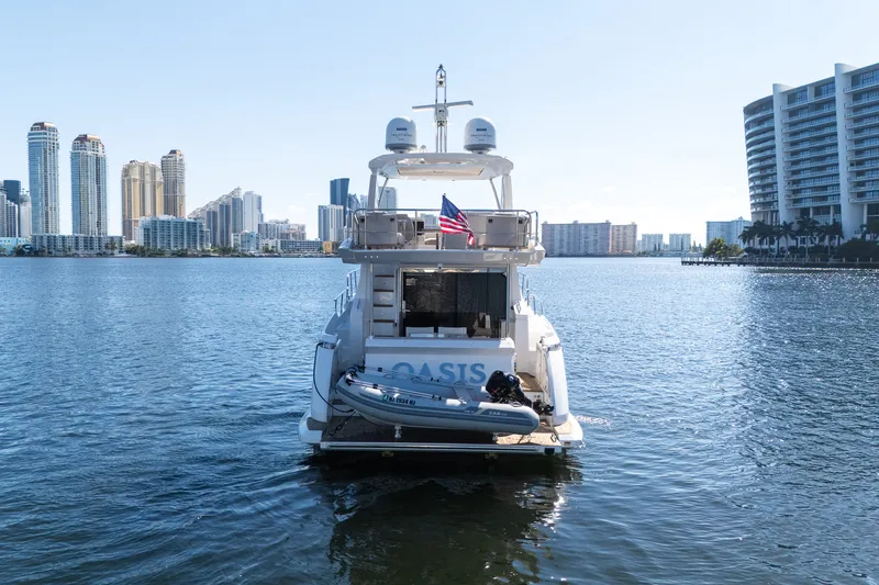 Slide: The Image of Azimut 50 FLYBRIDGE 2022 - 12