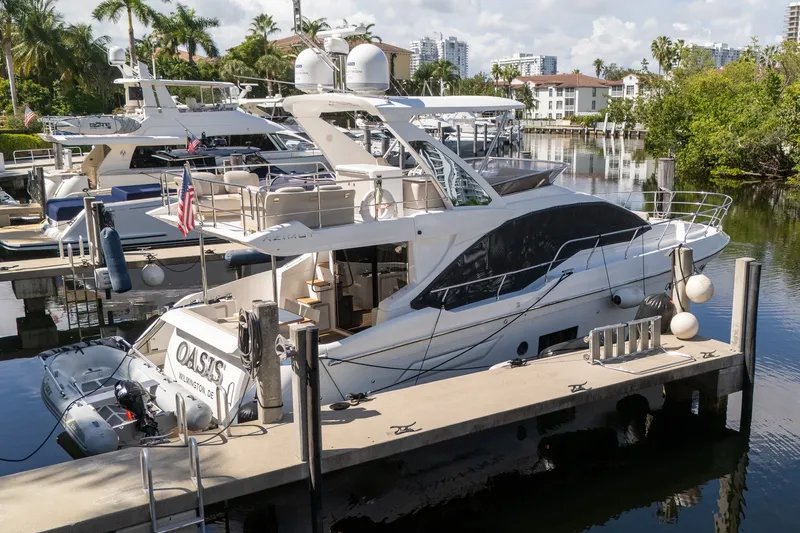 Slide: The Image of Azimut 50 FLYBRIDGE 2022 - 20