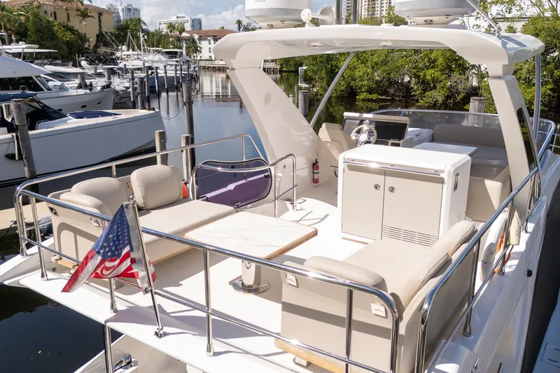 Slide: The Image of Azimut 50 FLYBRIDGE 2022 - 22