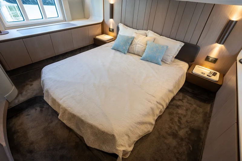 Slide: The Image of Azimut 50 FLYBRIDGE 2022 - 29