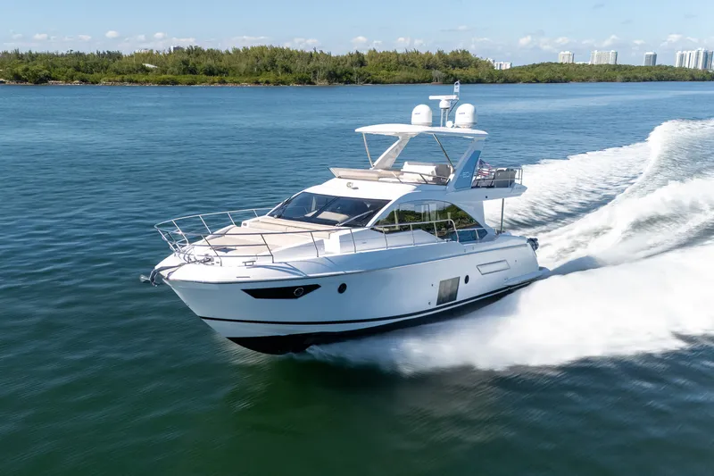 Slide: The Image of Azimut 50 FLYBRIDGE 2022 - 3