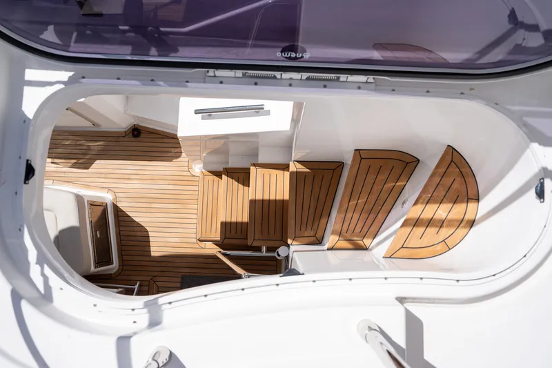 Slide: The Image of Azimut 50 FLYBRIDGE 2022 - 65