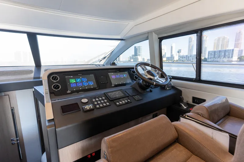 Slide: The Image of Azimut 50 FLYBRIDGE 2022 - 69