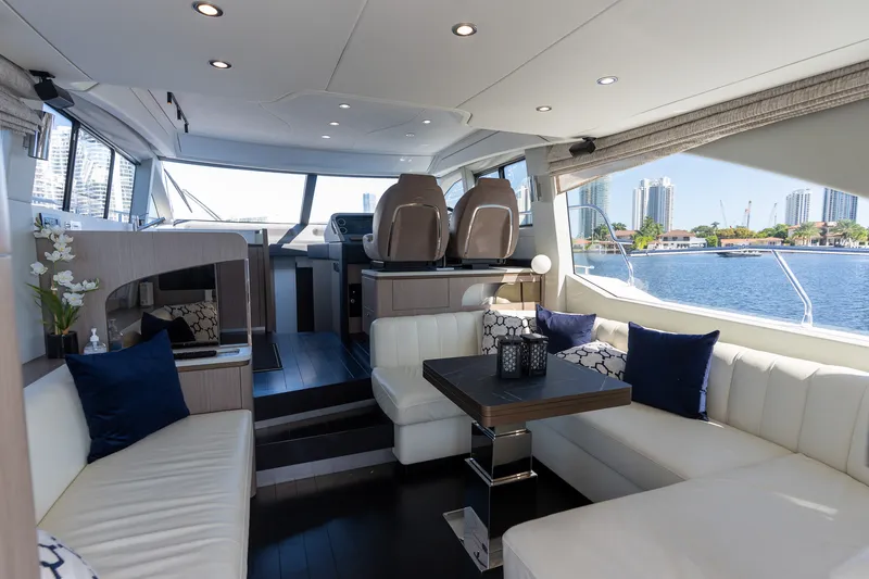 Slide: The Image of Azimut 50 FLYBRIDGE 2022 - 77