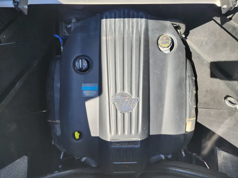 Slide: The Image of Malibu 25 LSV 2022 - 35