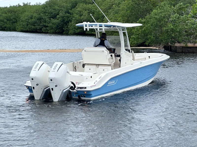 Slide: The Image of Boston Whaler 280 Dauntless 2026 - 11