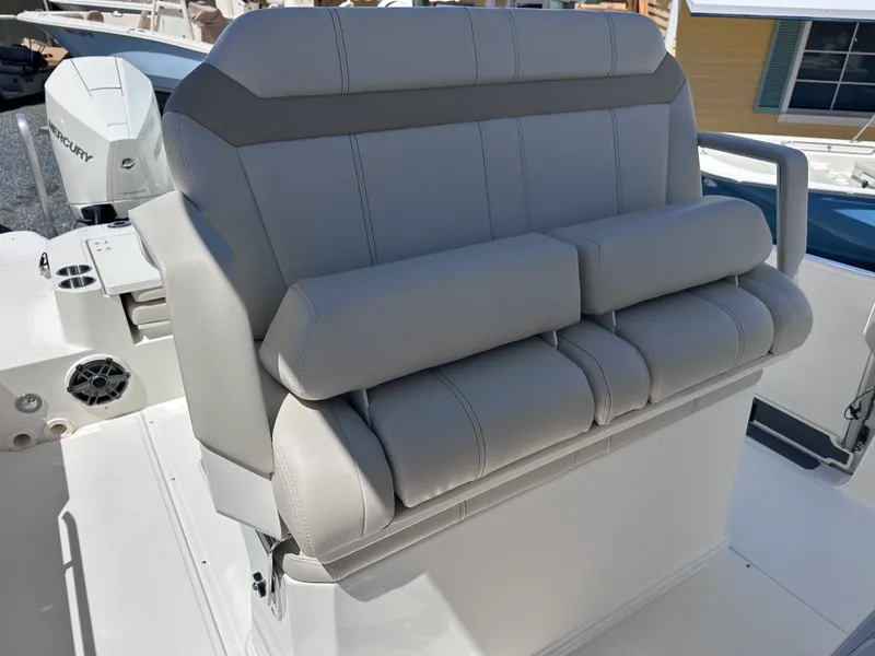 Slide: The Image of Boston Whaler 280 Dauntless 2026 - 27