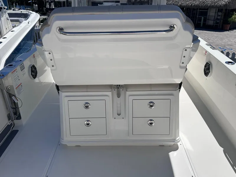 Slide: The Image of Boston Whaler 280 Dauntless 2026 - 32