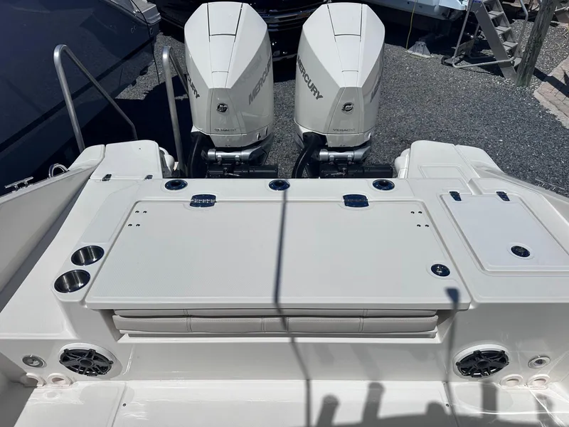 Slide: The Image of Boston Whaler 280 Dauntless 2026 - 37