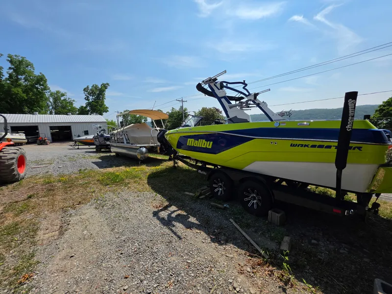 The Image of Malibu 21LX 2026 - 0