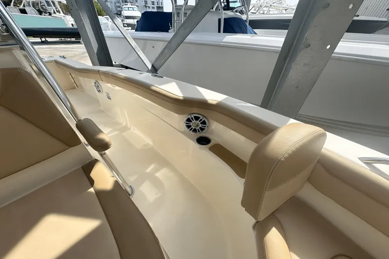 Slide: The Image of Scout 215 XSF 2019 - 17