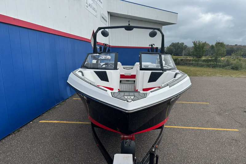 Slide: The Image of Nautique S21 Super Air 2023 - 1