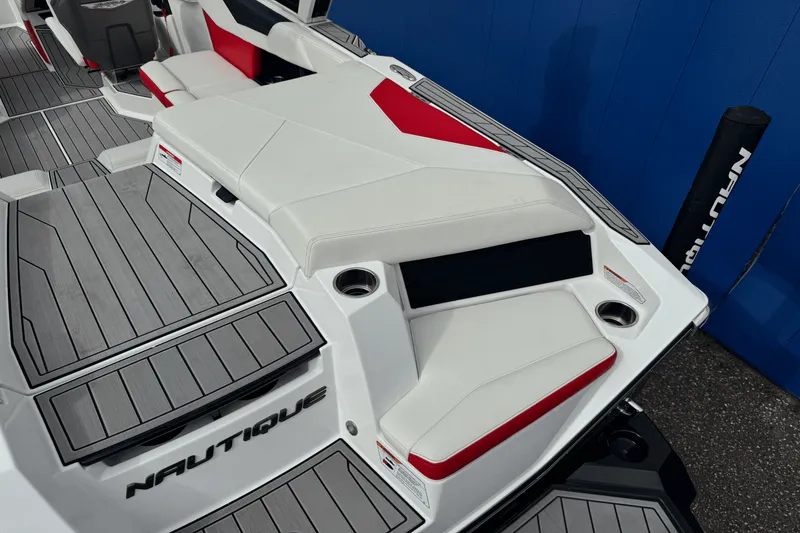Slide: The Image of Nautique S21 Super Air 2023 - 12