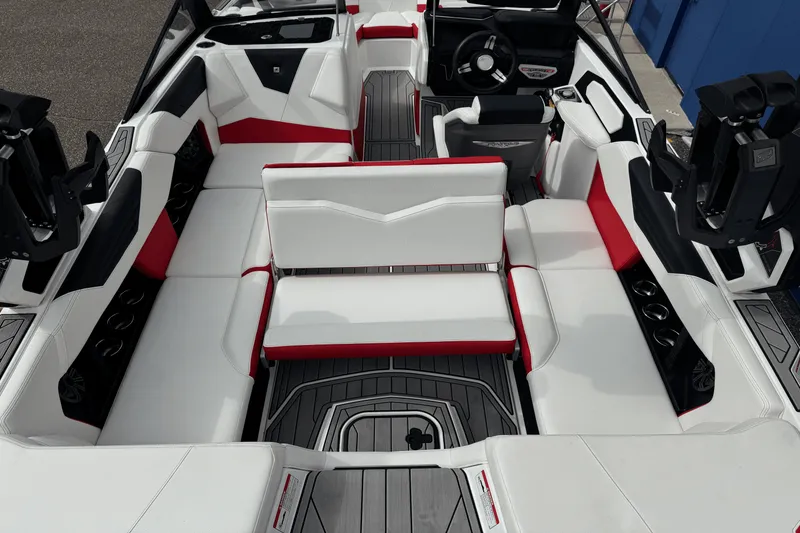 Slide: The Image of Nautique S21 Super Air 2023 - 15
