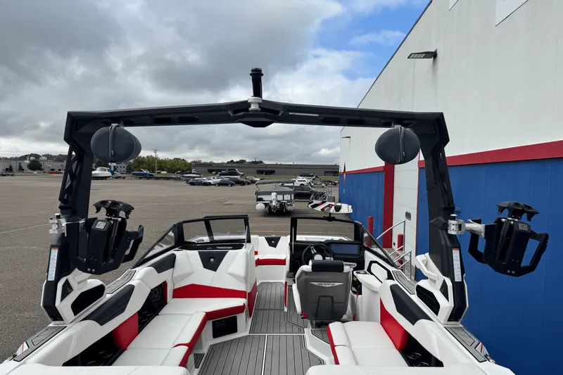 Slide: The Image of Nautique S21 Super Air 2023 - 16