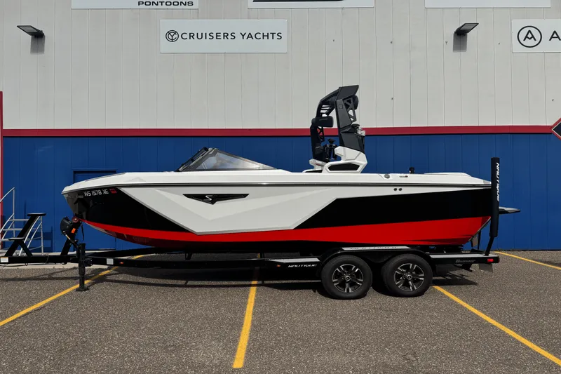 Slide: The Image of Nautique S21 Super Air 2023 - 2