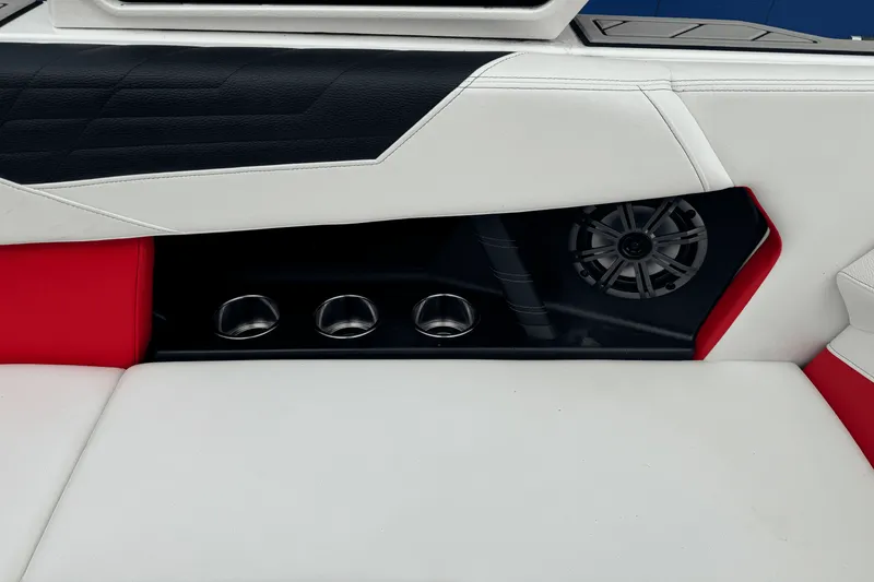 Slide: The Image of Nautique S21 Super Air 2023 - 24