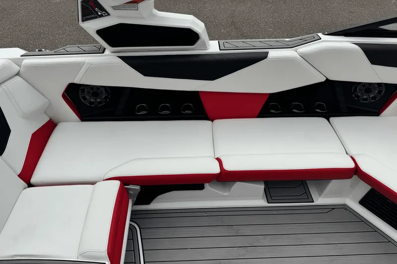 Slide: The Image of Nautique S21 Super Air 2023 - 25