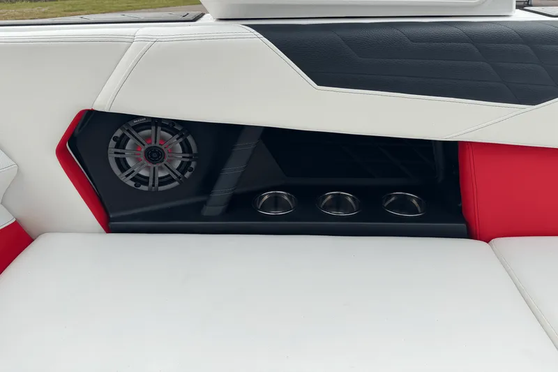 Slide: The Image of Nautique S21 Super Air 2023 - 28