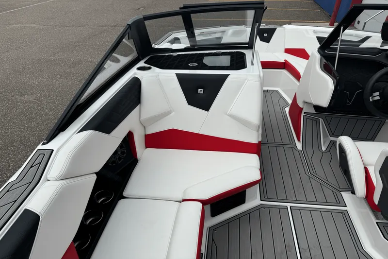 Slide: The Image of Nautique S21 Super Air 2023 - 29