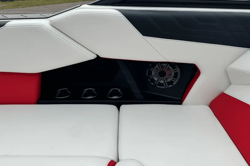 Slide: The Image of Nautique S21 Super Air 2023 - 33