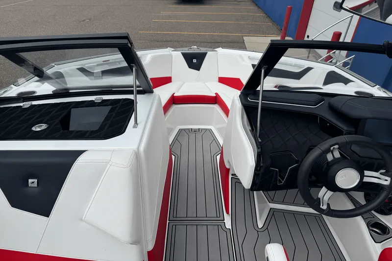 Slide: The Image of Nautique S21 Super Air 2023 - 39