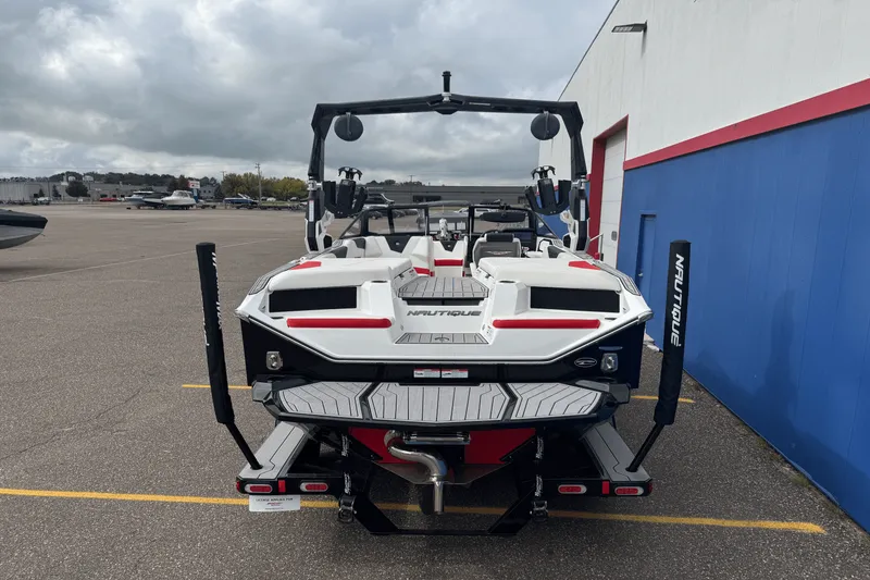 Slide: The Image of Nautique S21 Super Air 2023 - 4