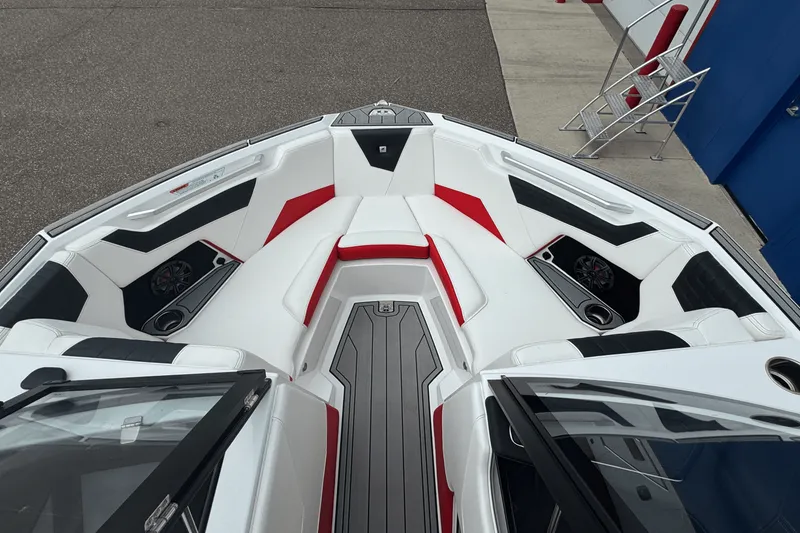 Slide: The Image of Nautique S21 Super Air 2023 - 41