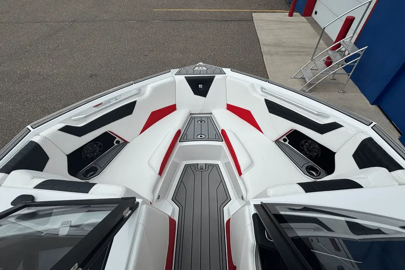 Slide: The Image of Nautique S21 Super Air 2023 - 42