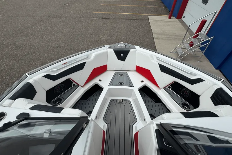 Slide: The Image of Nautique S21 Super Air 2023 - 43