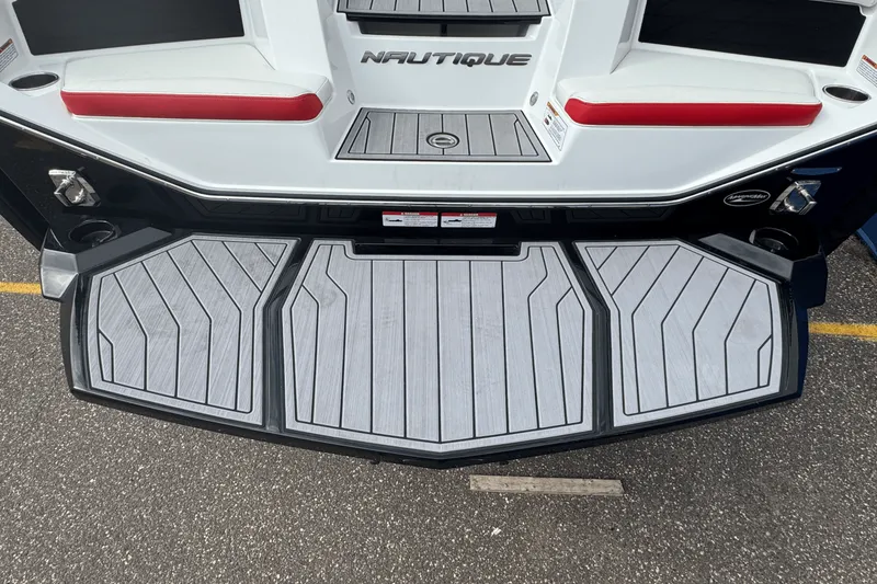Slide: The Image of Nautique S21 Super Air 2023 - 6