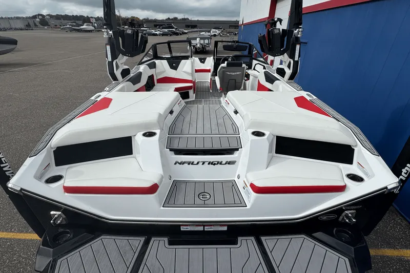 Slide: The Image of Nautique S21 Super Air 2023 - 7