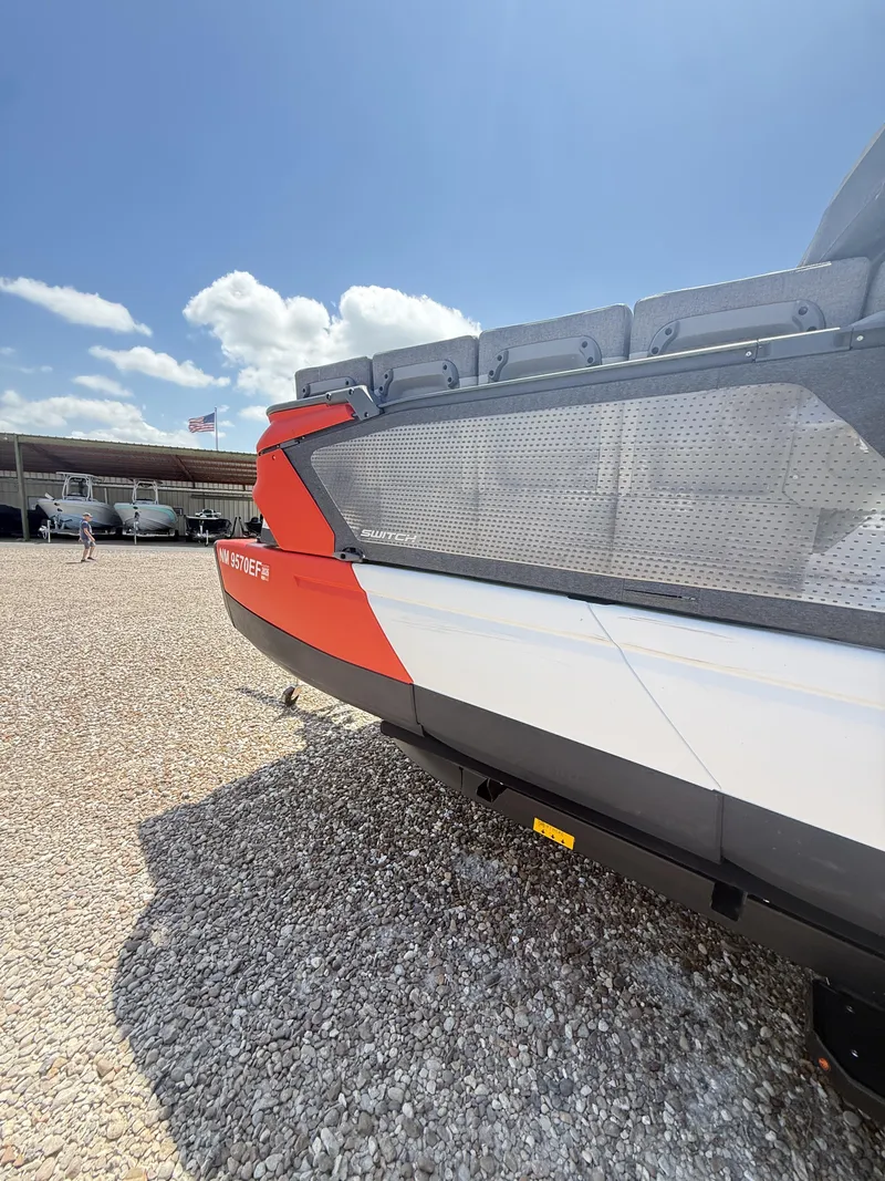 Slide: The Image of Sea-Doo Switch Cruise 21 - 230 HP 2024 - 7