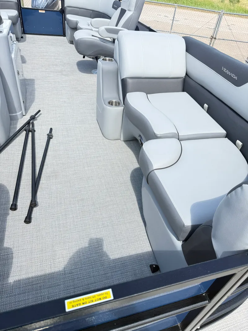 Slide: The Image of Veranda VR20RC 2024 - 12