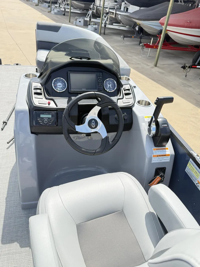 Slide: The Image of Veranda VR20RC 2024 - 25