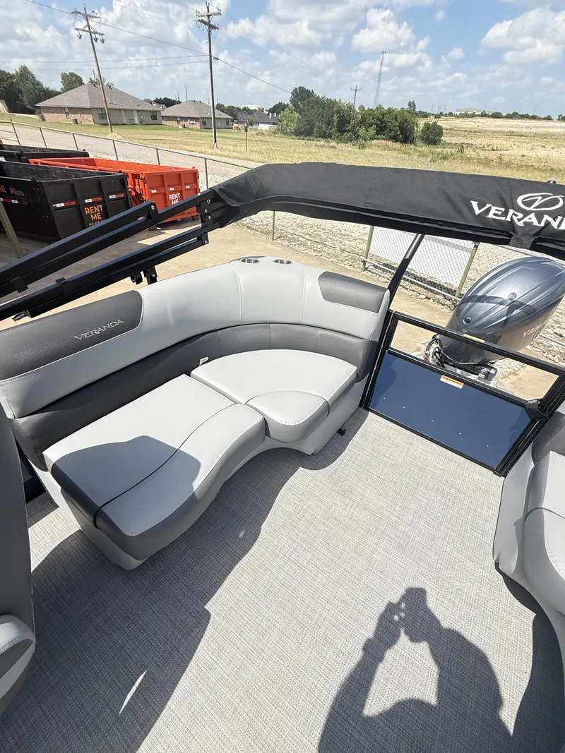 Slide: The Image of Veranda VR20RC 2024 - 18
