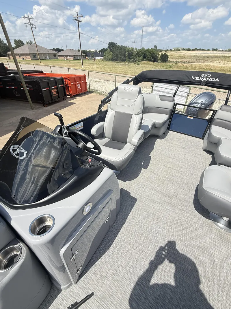 Slide: The Image of Veranda VR20RC 2024 - 16