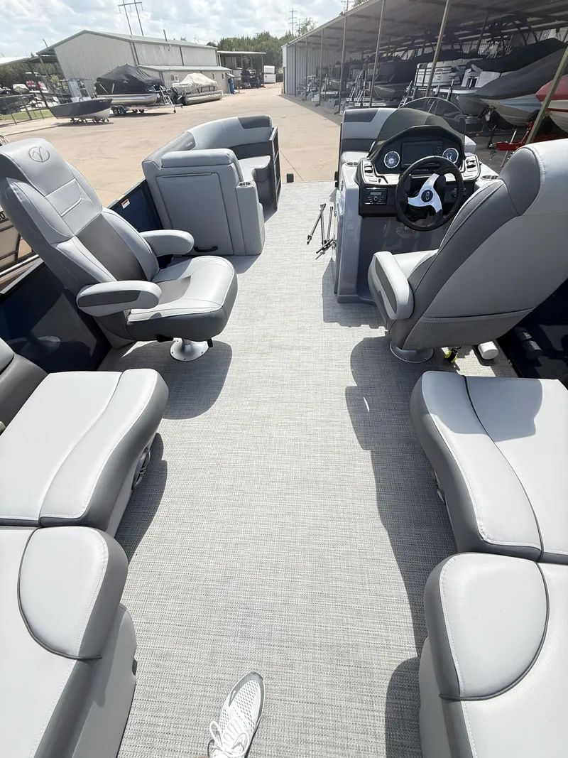 Slide: The Image of Veranda VR20RC 2024 - 23
