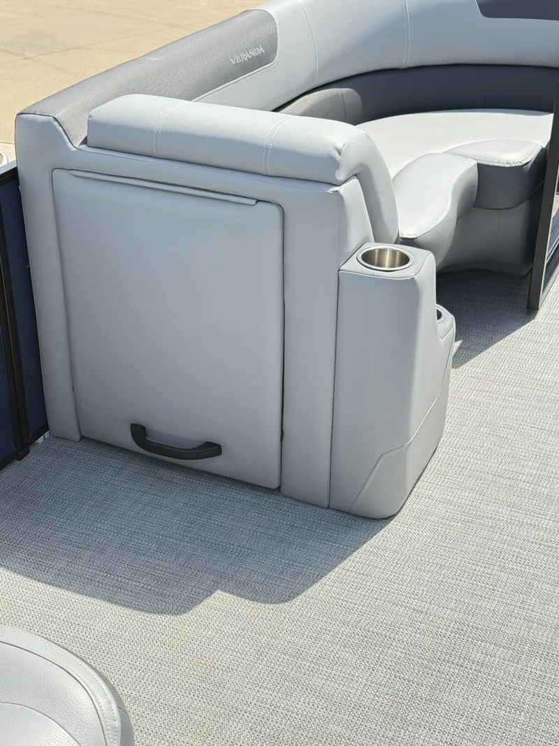 Slide: The Image of Veranda VR20RC 2024 - 27