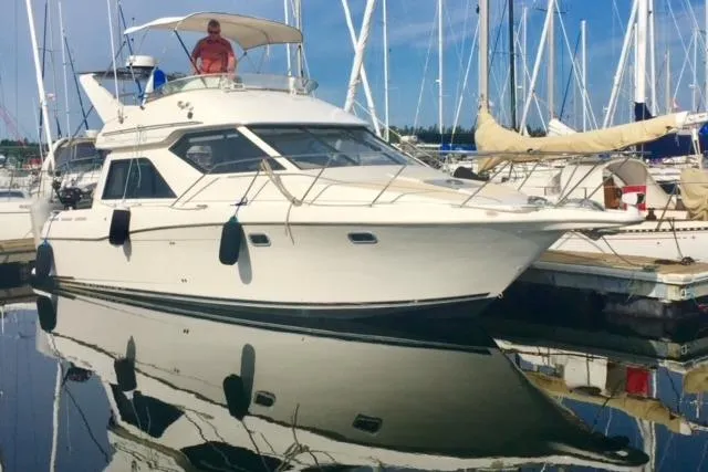 Slide: The Image of Bayliner 3258 Ciera Command Bridge DX 2000 - 3