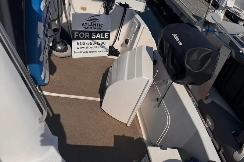 Slide: The Image of Bayliner 3258 Ciera Command Bridge DX 2000 - 38