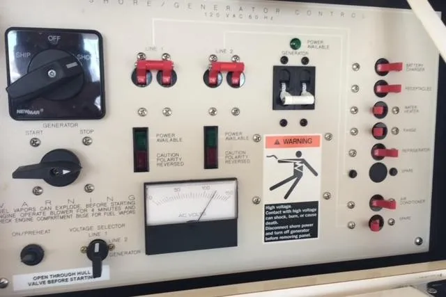 Slide: The Image of Bayliner 3258 Ciera Command Bridge DX 2000 - 7