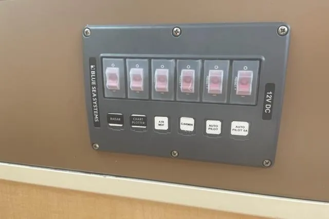 Slide: The Image of Bayliner 3258 Ciera Command Bridge DX 2000 - 9