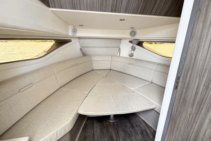 Slide: The Image of Sea Ray Sundancer 320 Outboard 2026 - 25