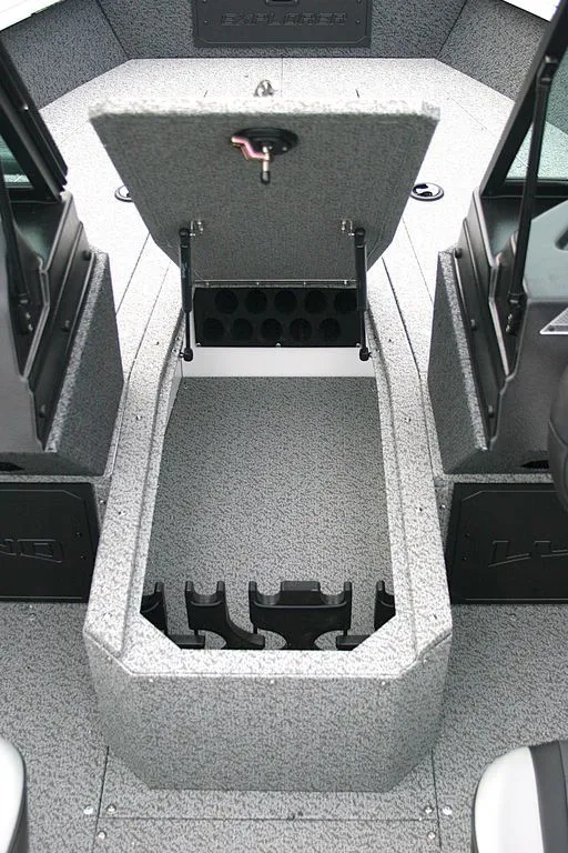 Slide: The Image of Lund 1800 Explorer Sport 2026 - 11
