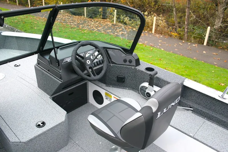 Slide: The Image of Lund 1800 Explorer Sport 2026 - 5
