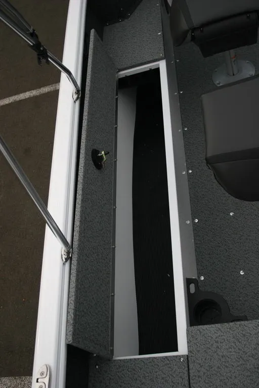 Slide: The Image of Lund 1800 Explorer Sport 2026 - 14